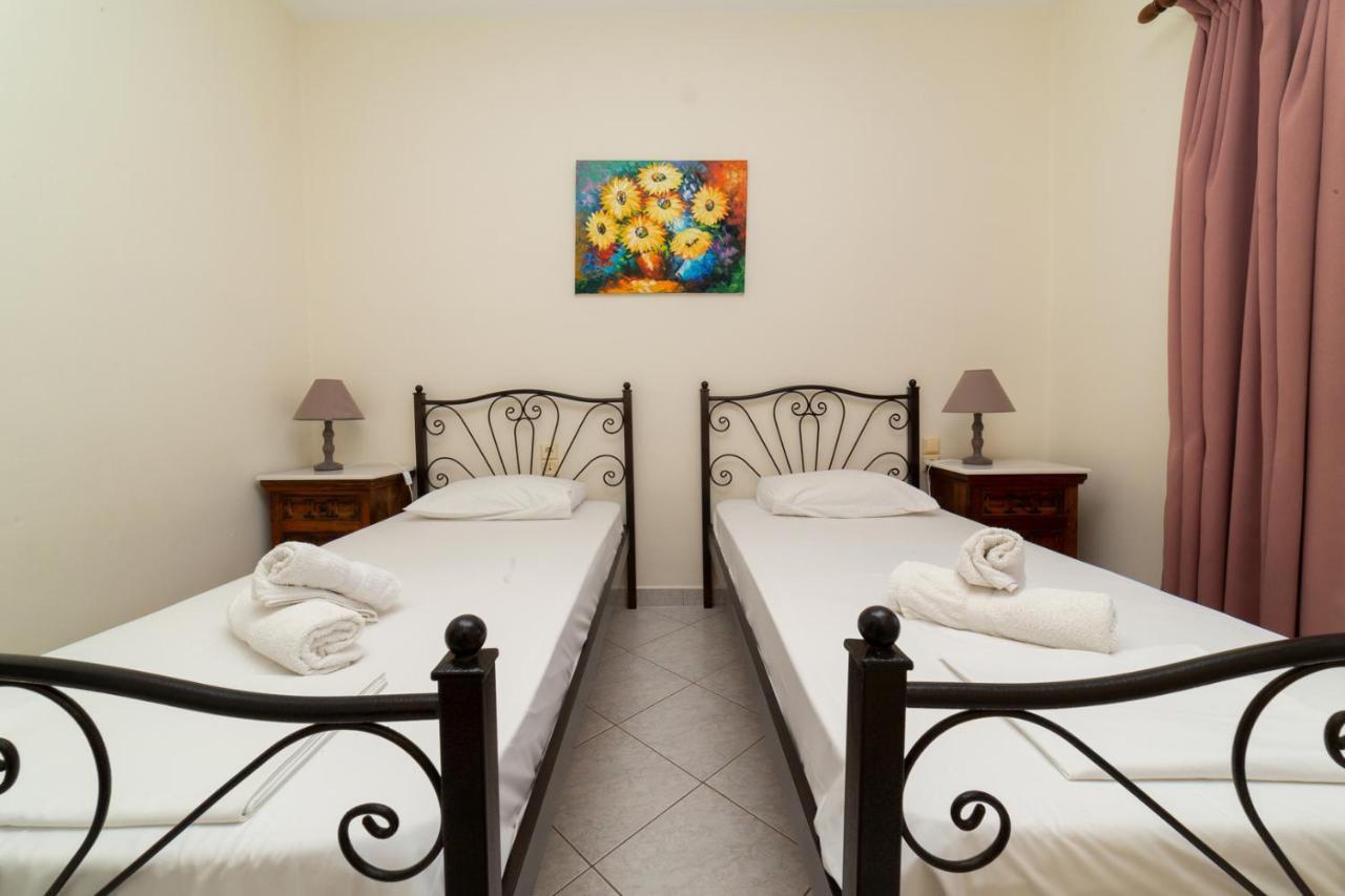 Natassa Apartments Agia Efimia Esterno foto